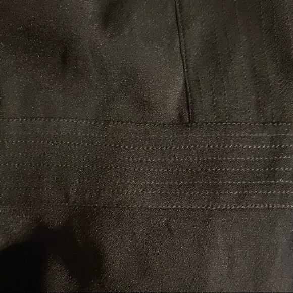 Women’s Trouve Crepe Seamed Tank Top V Neck - Picture 6 of 7